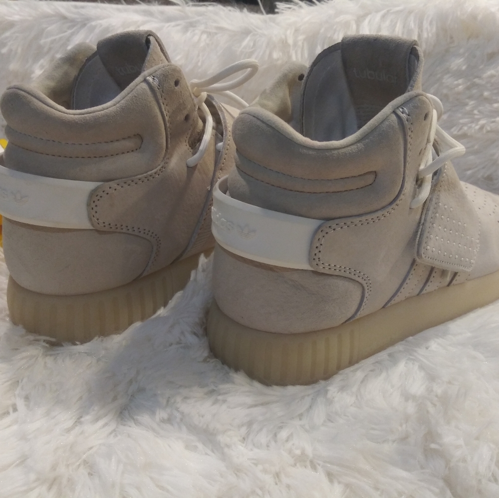 Adidas - Picture 4 of 5